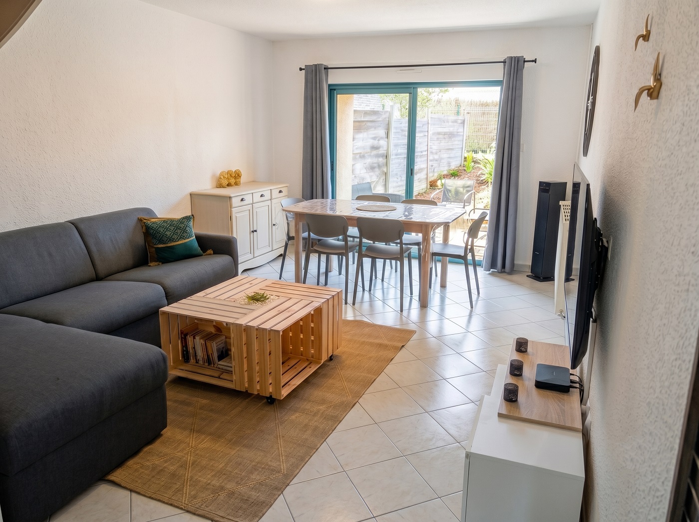 Salon et salle à manger du gîte Au Nid Douillet à Damvillers